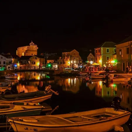 Vetus Pontem Apartment *